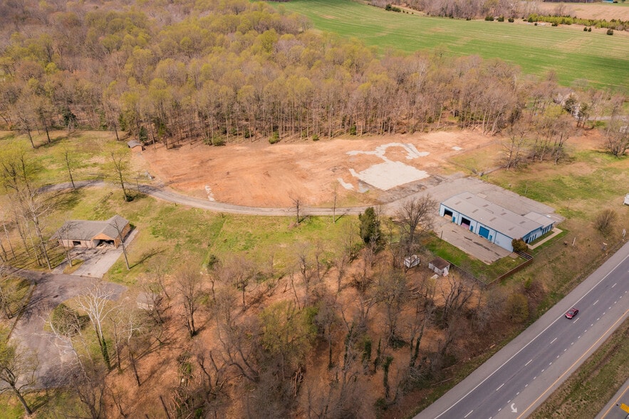 More Photos Of 11275 Edge Hill Rd, Newburg Service For Sale