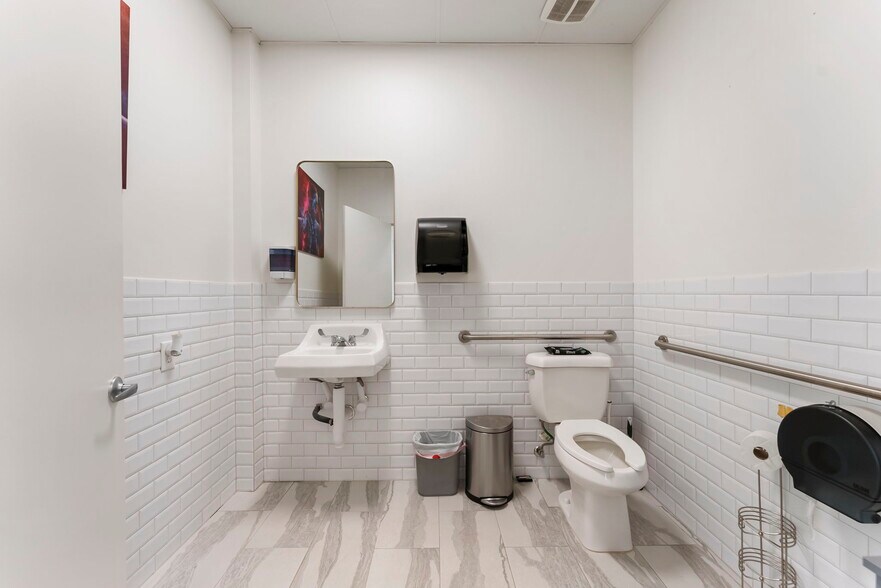 More Photos Of 26211 I-45, Spring Office For Lease