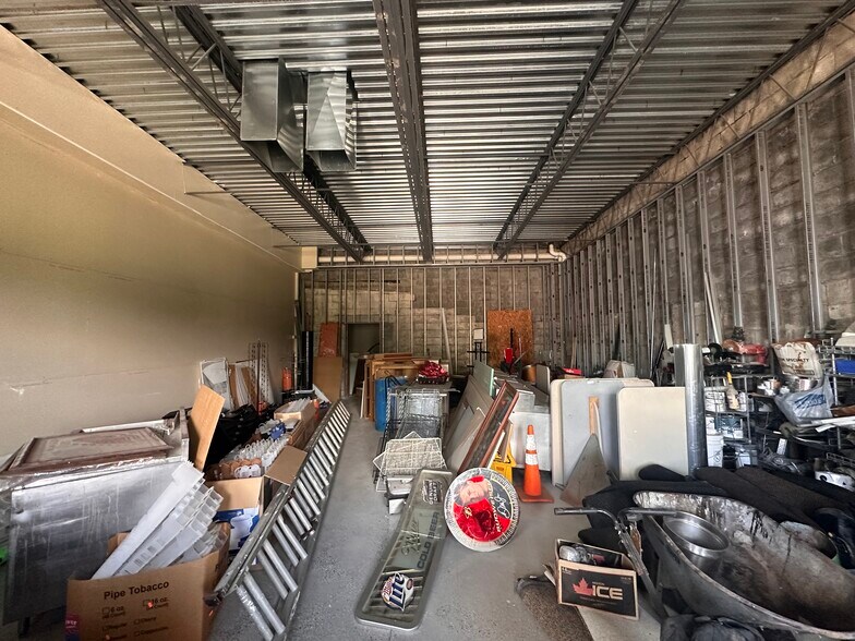 More Photos Of 8184-8198 N Dixie Hwy, Newport Freestanding For Lease