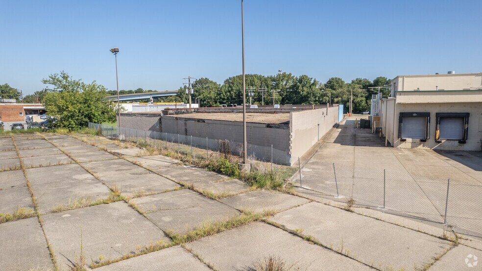 More Photos Of 129 E Admiral Taussig Blvd, Norfolk Warehouse For Lease