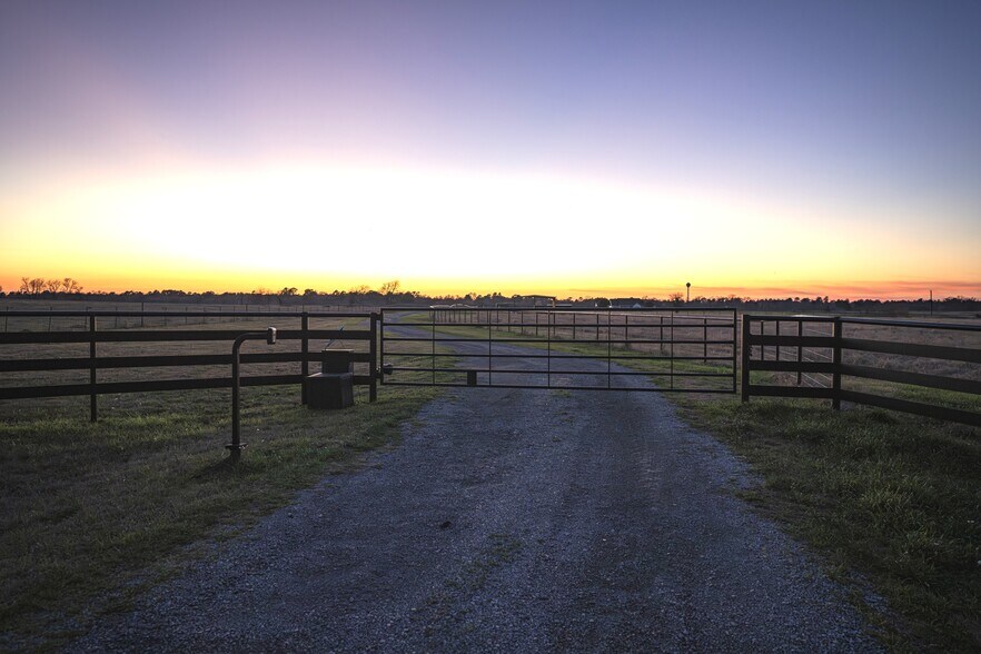 More Photos Of 573 FM 980 Rd, Huntsville Land For Sale