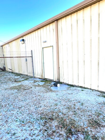 More Photos Of 130 S Fairview Rd, Rocky Mount Flex For Sale