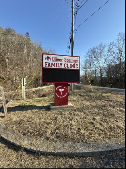 More Photos Of 1030 Wintergap Rd, Oliver Springs Office For Sale