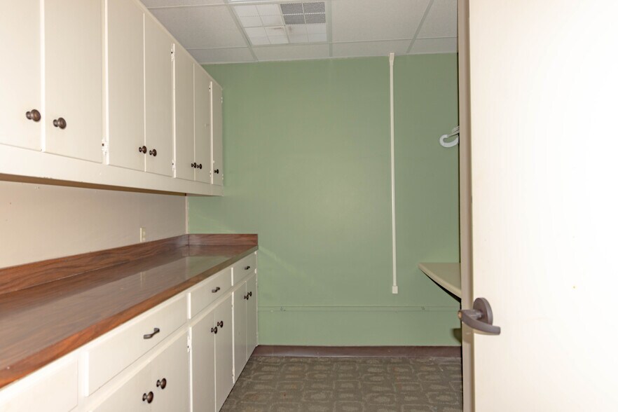 More Photos Of 1401 Applewood Dr, Dalton Medical For Lease