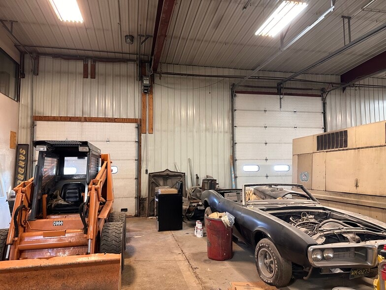 More Photos Of 3945 S Blue Star Dr, Traverse City Service For Lease