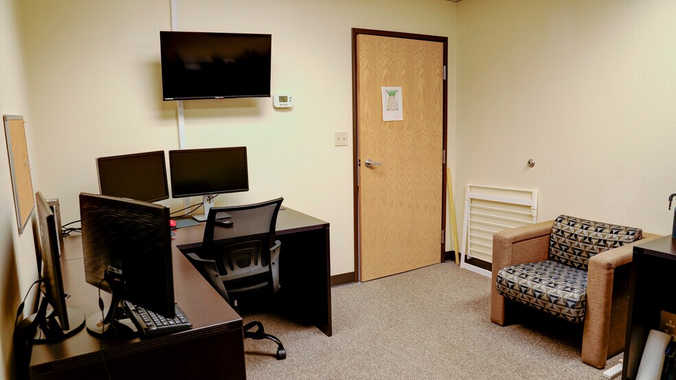 More Photos Of 5318 Bransford Rd, Colleyville Office For Sale