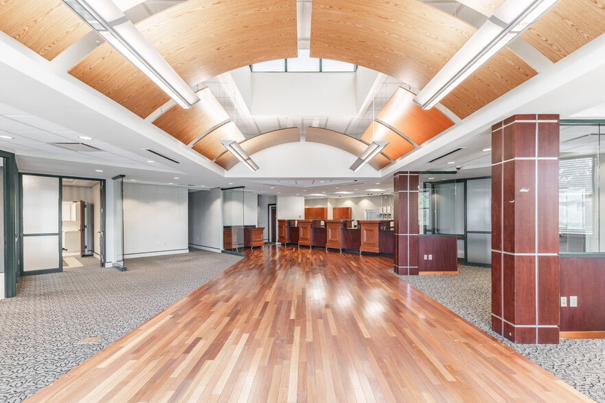 More Photos Of 7770 Us-72 Hwy, Madison Bank For Sale