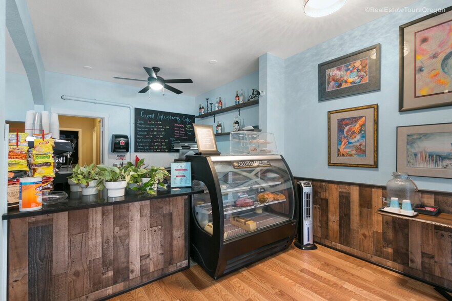 More Photos Of 1933-1937 Pacific Ave, Forest Grove General Retail For Sale