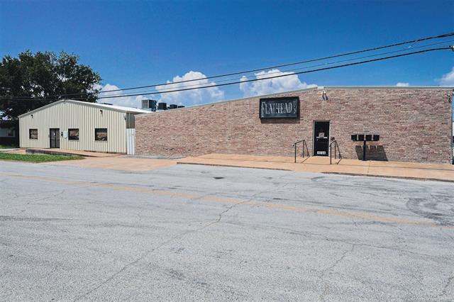 More Photos Of 114 S A St, Skiatook Warehouse For Sale