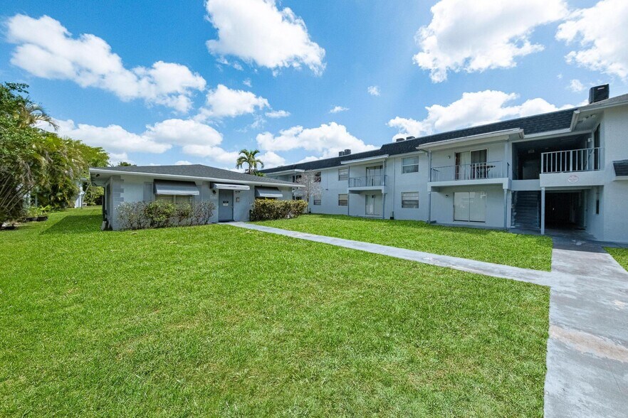 Primary Photo Of 2221 NW 58th Ave, Lauderhill Apartments For Sale