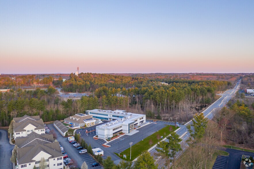 More Photos Of 54 Middlesex Tpke, Bedford Office For Lease