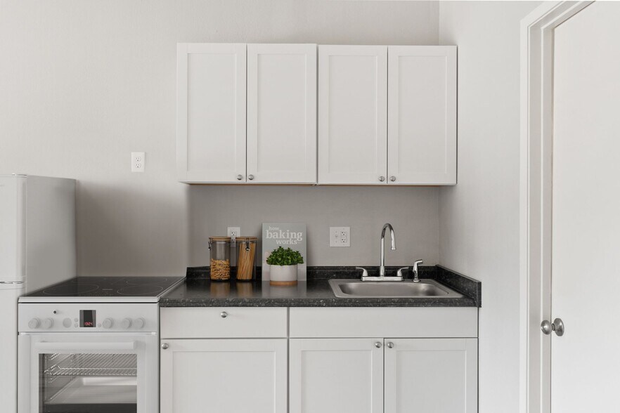 More Photos Of 330 Mar Vista Dr, Vista Apartments For Sale