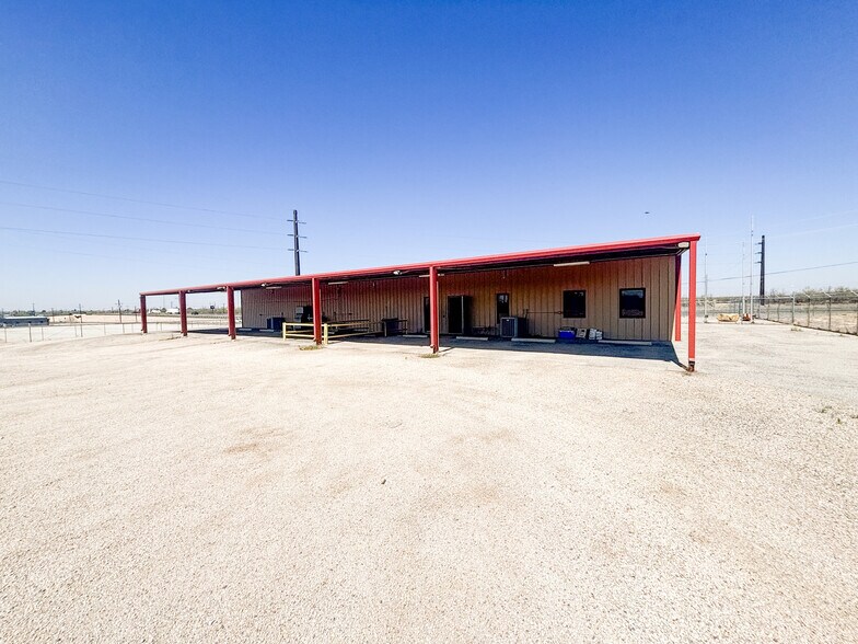 More Photos Of 9218 S Service Rd, Big Spring Office For Sale