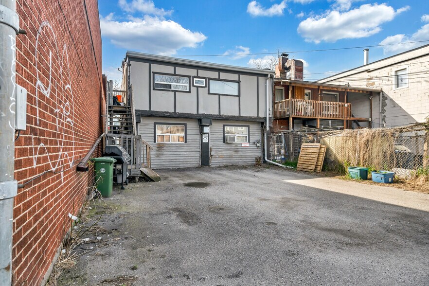 More Photos Of 70 Ottawa St N, Hamilton Storefront Retail Residential For Lease