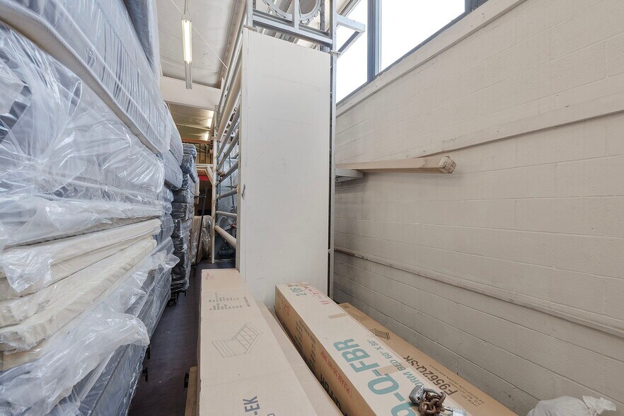 More Photos Of 221 Broadway Blvd SE, Albuquerque Freestanding For Sale