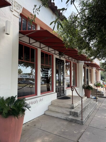 More Photos Of 4300 McCullough Ave, San Antonio Storefront For Lease