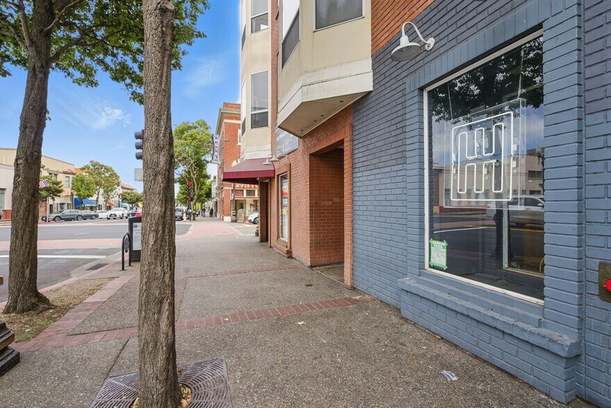 More Photos Of 301 Grand Ave, South San Francisco Office For Lease