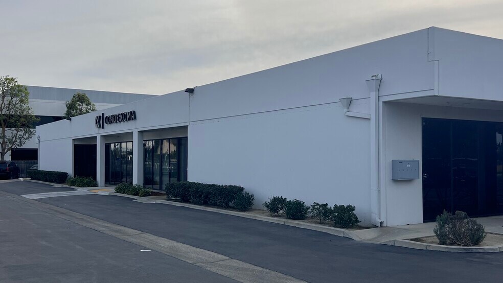 More Photos Of 4274 Cerritos Ave, Los Alamitos Light Distribution For Lease