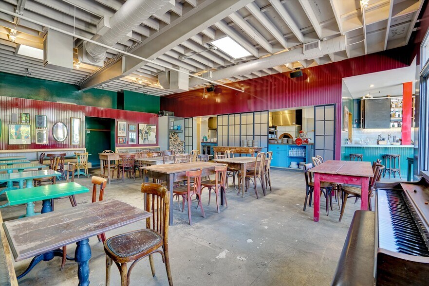 More Photos Of 7501-7507 Melrose Ave, Los Angeles General Retail For Sale