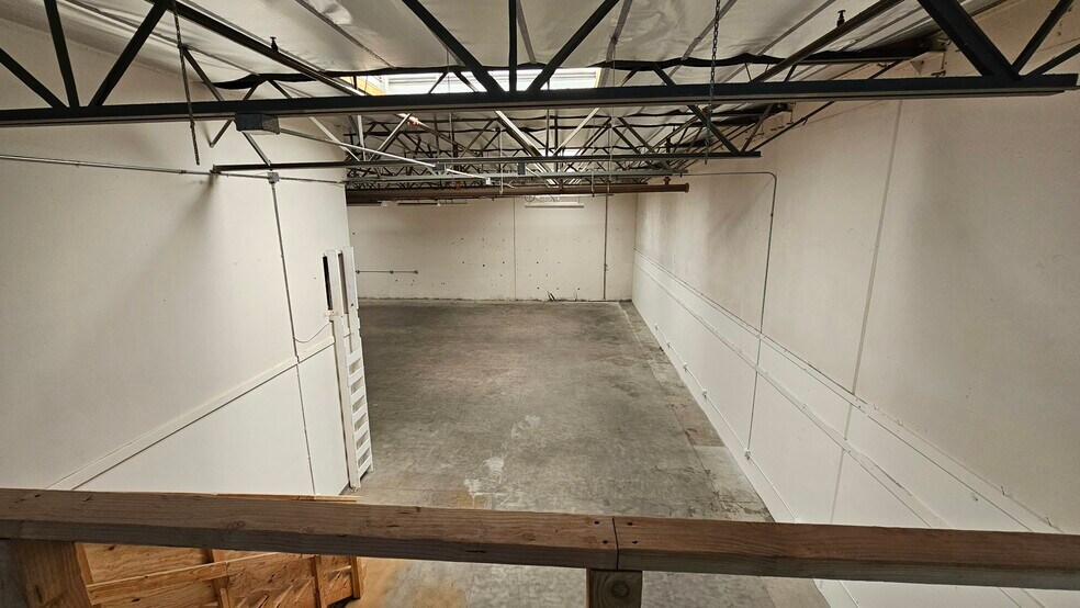 More Photos Of 2306 La Mirada Dr, Vista Warehouse For Lease