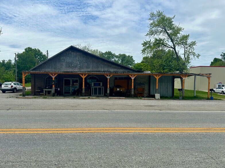 Primary Photo Of 1025 Highway 150 NE, Palmyra Freestanding For Sale