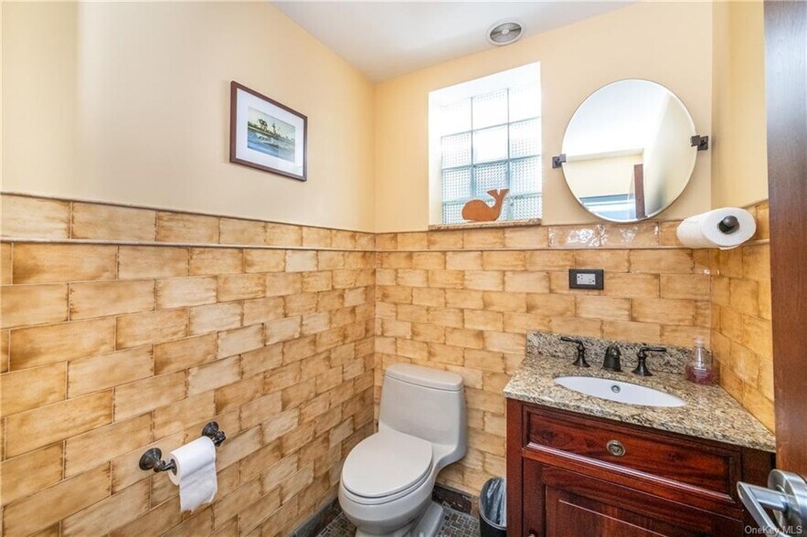 More Photos Of 412 City Island Ave, Bronx Warehouse For Sale