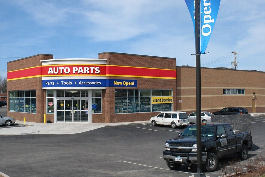 More Photos Of 425 S Peterboro St, Canastota Drugstore For Lease