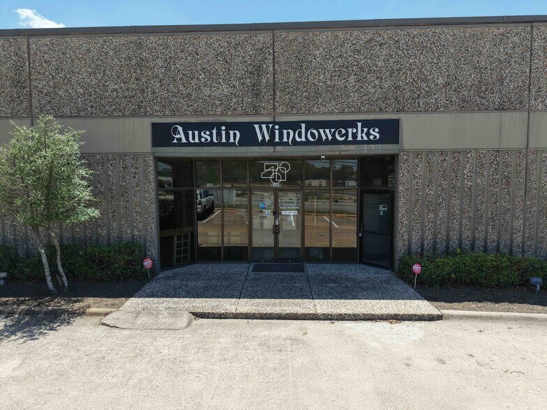 More Photos Of 2339 Kramer Ln, Austin Warehouse For Lease