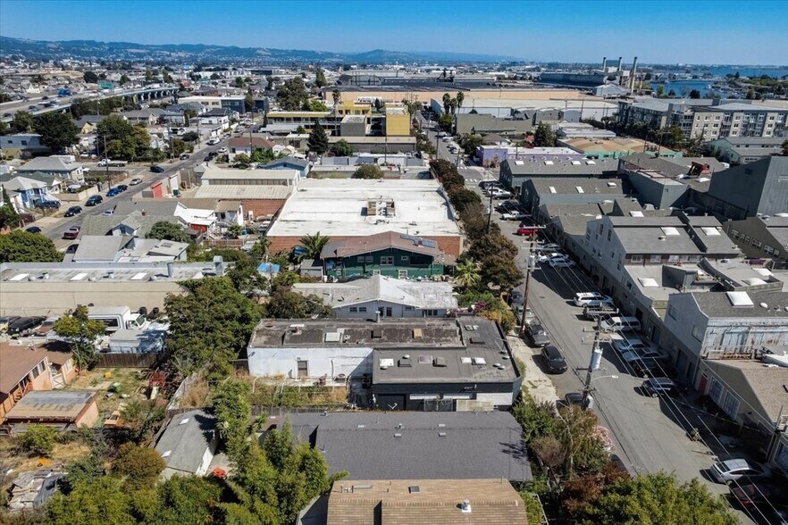 More Photos Of 2928-2930 Chapman St, Oakland Warehouse For Sale