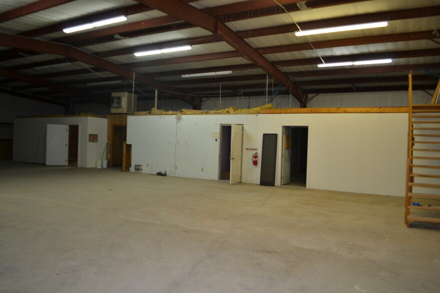 More Photos Of 835 W Sunrise Cir, Hobbs Flex For Lease