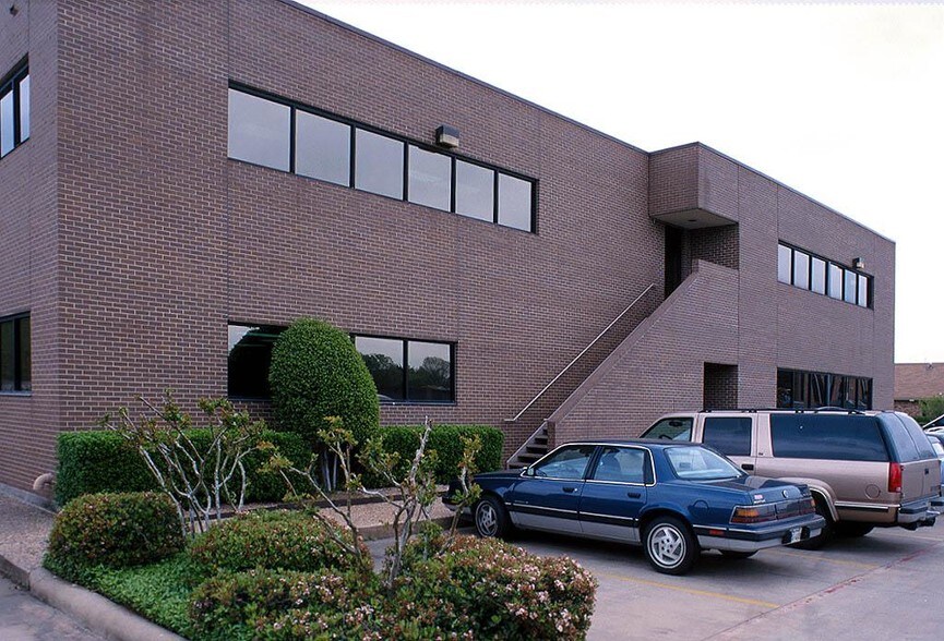 More Photos Of 515 N Cedar Ridge Dr, Duncanville Office For Lease