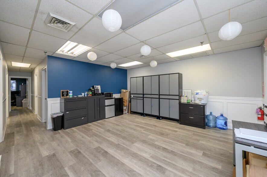 More Photos Of 727 Raritan Rd, Clark Office For Lease
