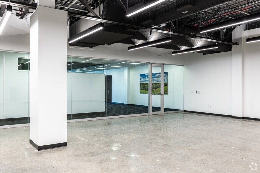 More Photos Of 6800 W 115th St, Overland Park Coworking Space