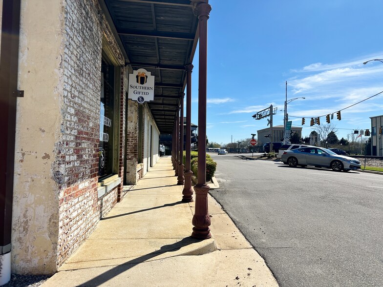 More Photos Of 105 N Main St, Atmore Office For Sale