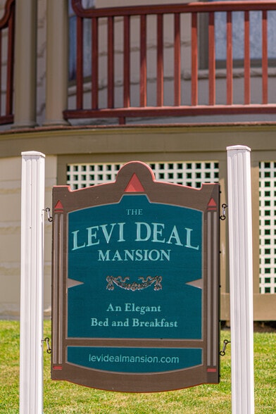 More Photos Of 301 Meyers Ave, Meyersdale Hotel For Sale