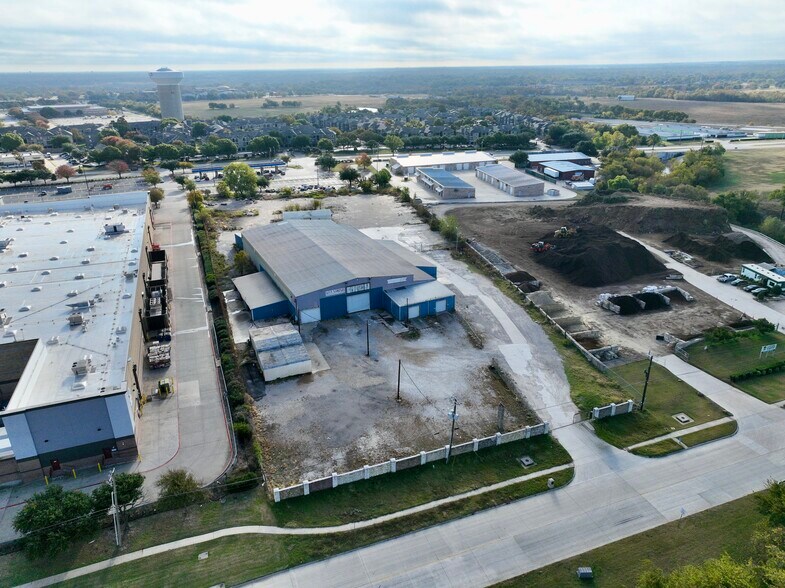 Primary Photo Of 6000 Split Trail Rd, Plano Warehouse For Lease