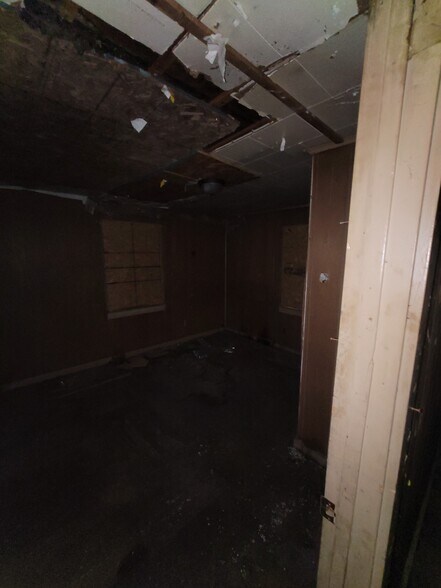 More Photos Of 1823 W 8th St, Muncie Multifamily For Sale