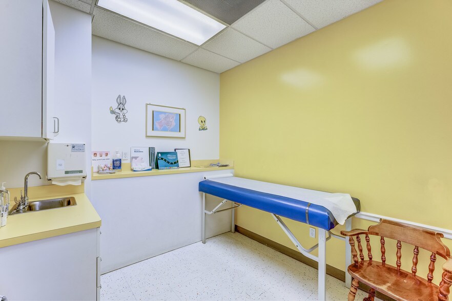 More Photos Of 5205 Village Blvd, West Palm Beach Medical For Lease