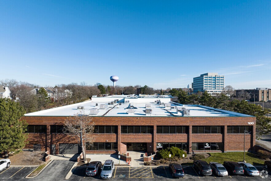 More Photos Of 200 W 22nd St, Lombard Unknown For Lease