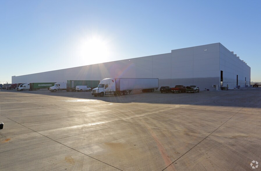 Primary Photo Of 720 Commerce Park Dr, Grand Prairie Distribution For Lease
