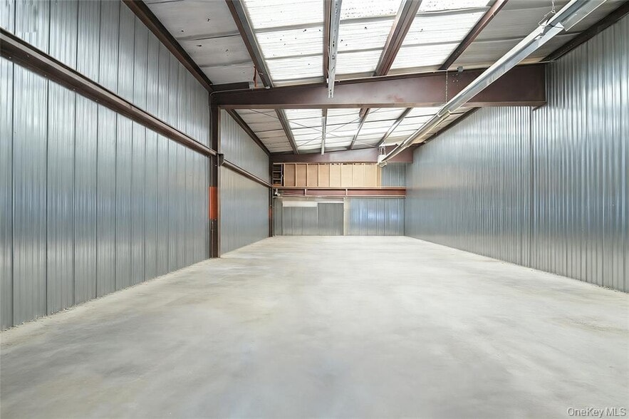 More Photos Of 133 Glenwood Rd, Glenwood Landing Warehouse For Sale