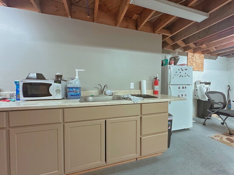 More Photos Of 111 2nd S Ave, Okanogan Storefront Retail Office For Sale