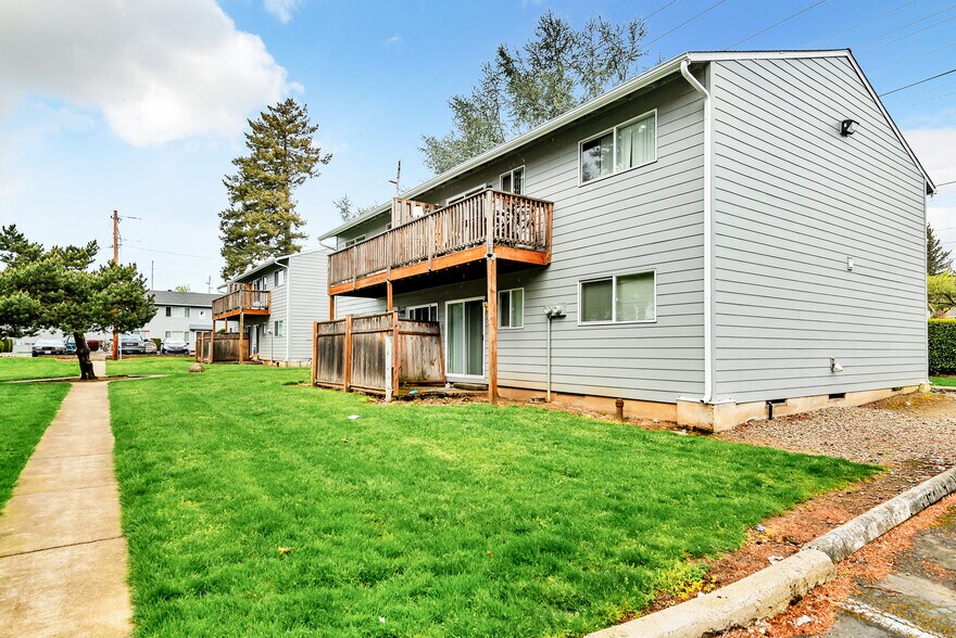 More Photos Of 16300-16400 E Burnside St, Gresham Apartments For Sale