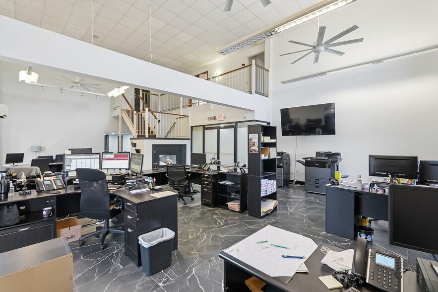 More Photos Of 10812 Gandy Blvd N, Saint Petersburg Medical For Lease