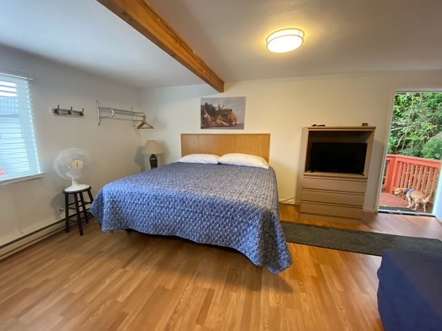More Photos Of 126 Spruce St E, Ilwaco Hospitality For Sale