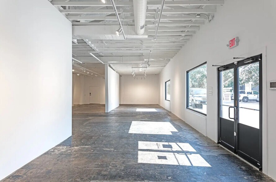 More Photos Of 217 Fairview Ave, Houston Freestanding For Lease