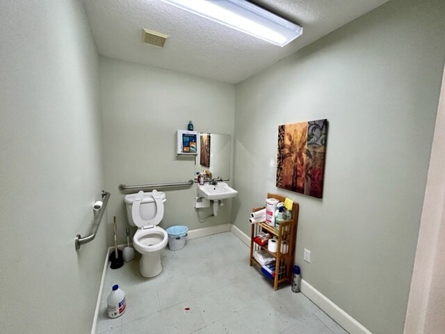 More Photos Of 85101 Commercial Park Dr, Yulee Flex For Lease