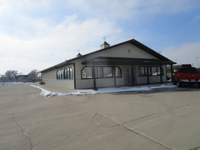 Primary Photo Of 2006 E Schulman Ave, Garden City General Retail For Lease