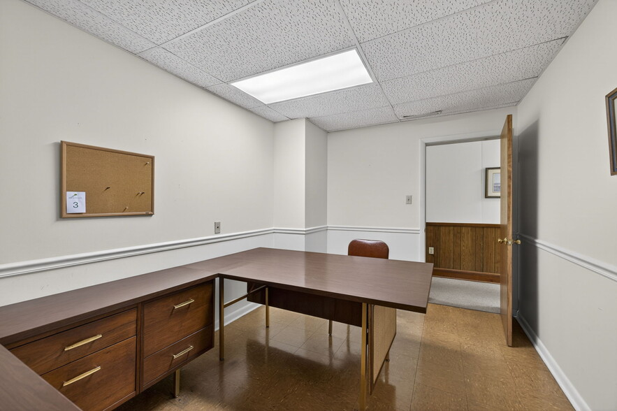 More Photos Of 314 N Braddock St, Winchester Office For Sale
