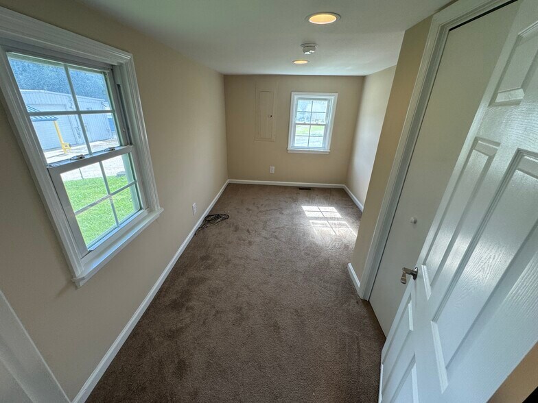 More Photos Of 321 W End Ave, McMinnville Office For Lease
